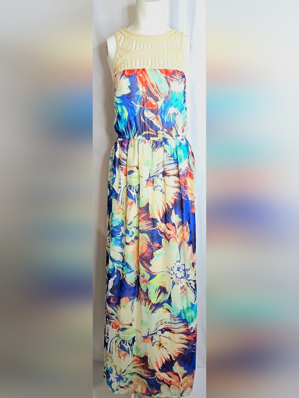 Love Reign Boho Crochet Resort/Vacation Watercolor Floral Maxi Dress M NWOT